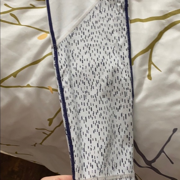 Fabletics leggings. - Picture 2 of 5